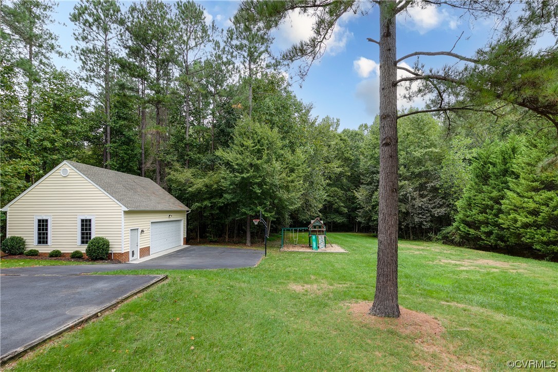 8618 Brechin Ln