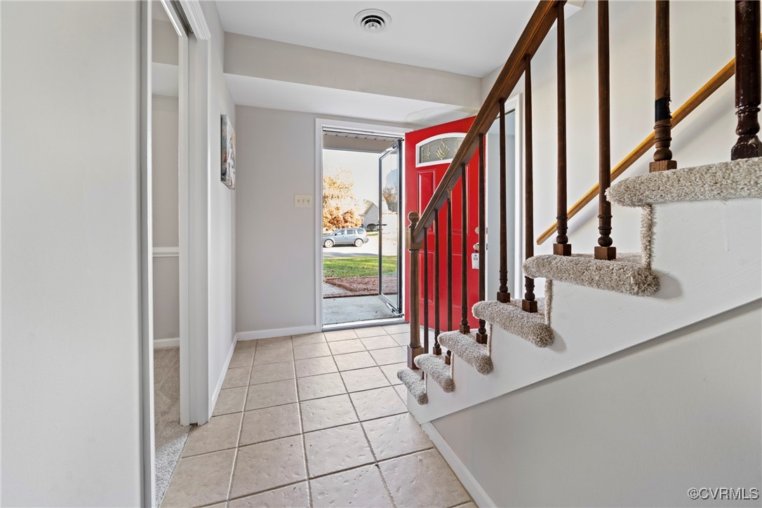 1225 Riveroaks Dr