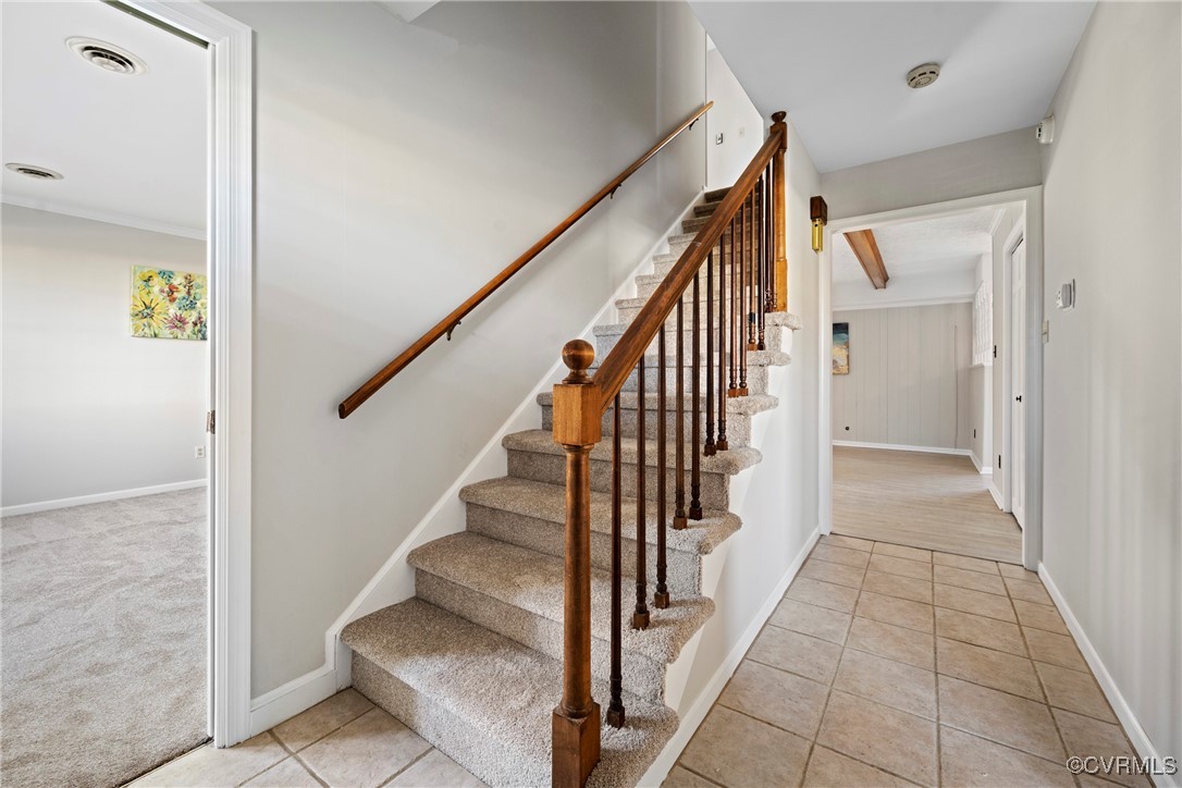 1225 Riveroaks Dr