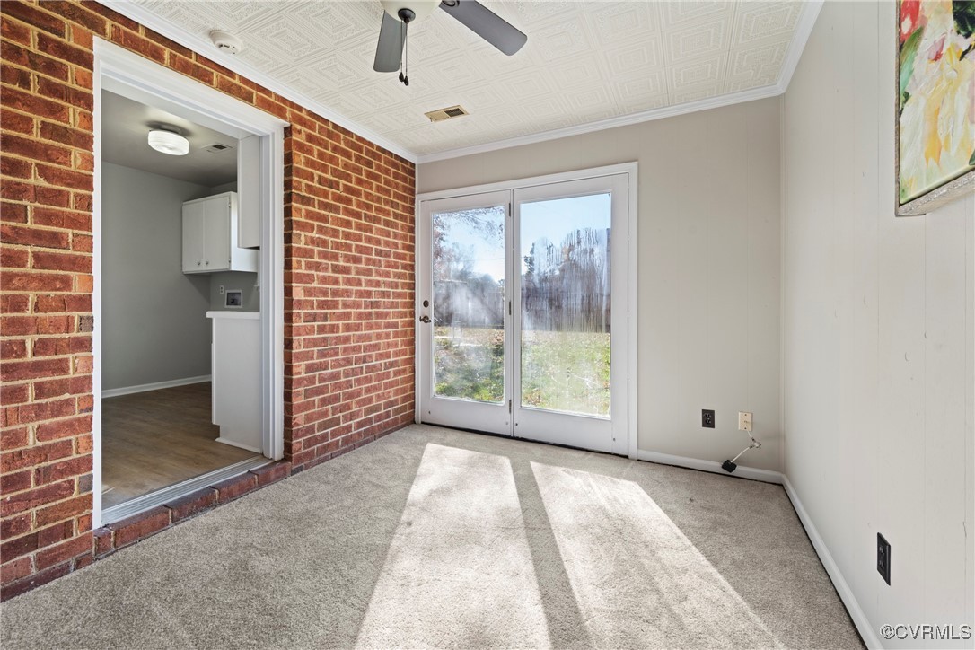 1225 Riveroaks Dr