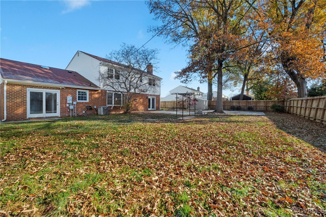 1225 Riveroaks Dr