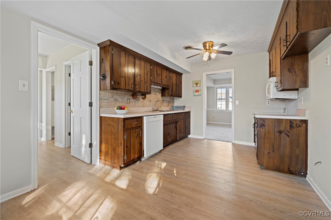 1225 Riveroaks Dr