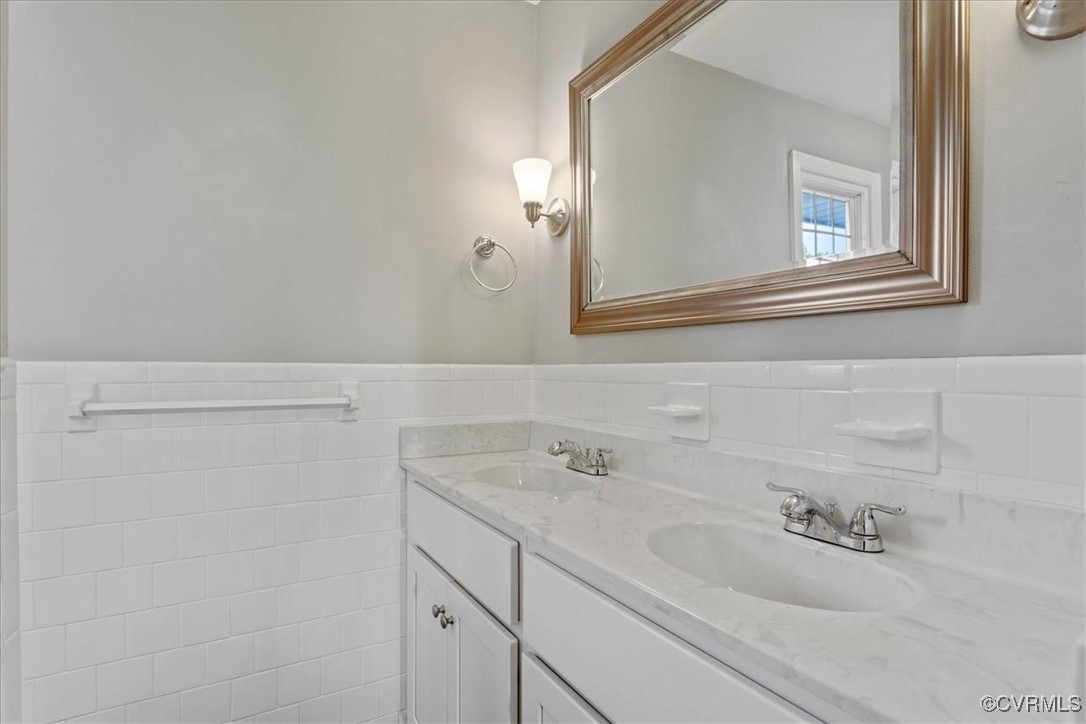 1007 Forestview Dr