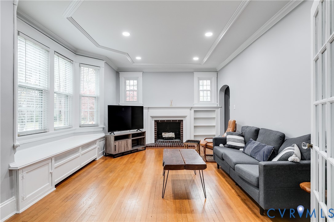 4809 E Seminary Ave