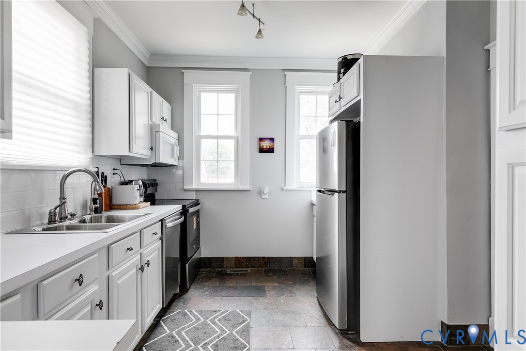 4809 E Seminary Ave