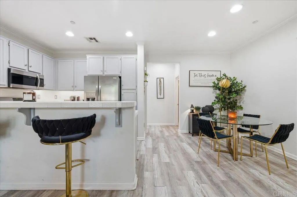 2725 Apricot Court