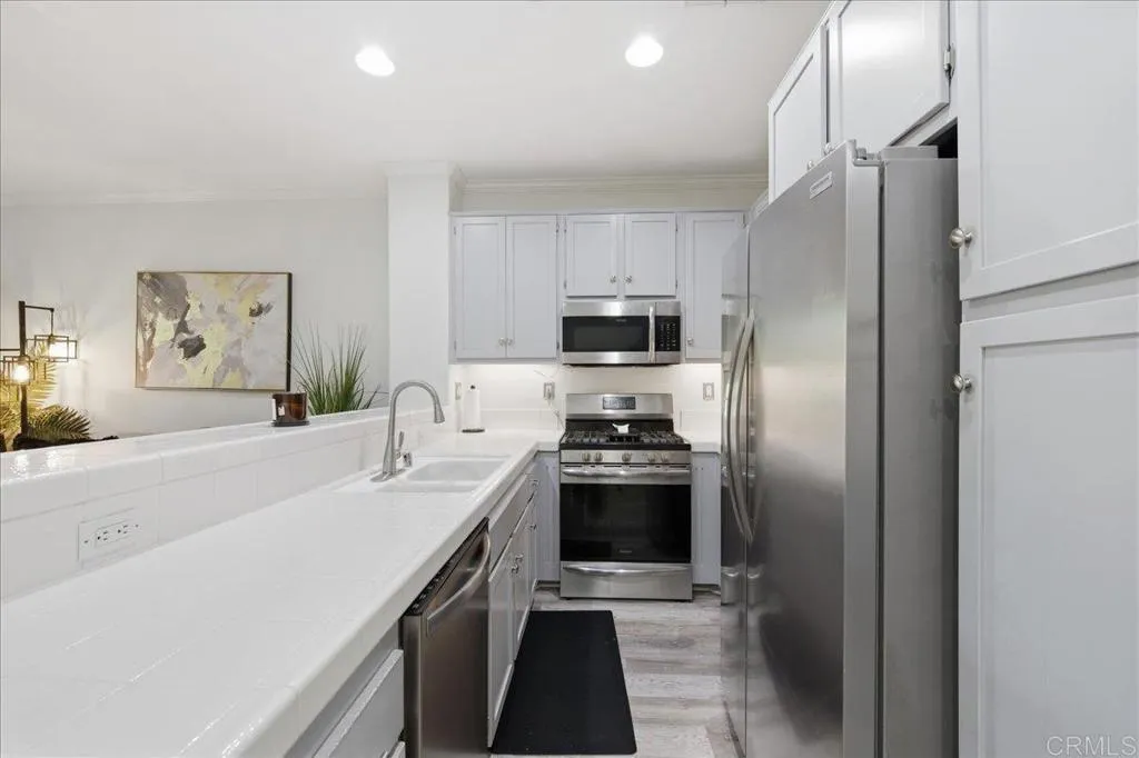 2725 Apricot Court