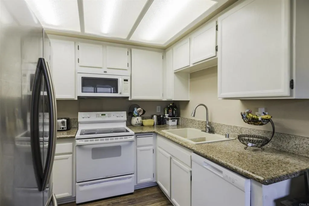 12650 Lakeshore Dr Unit 160