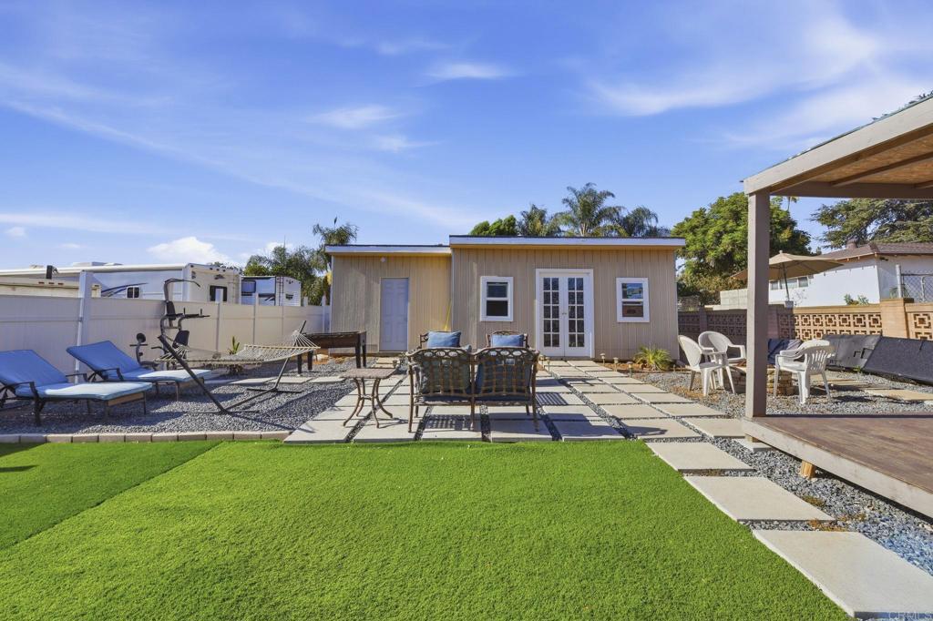 646 El Rancho Dr