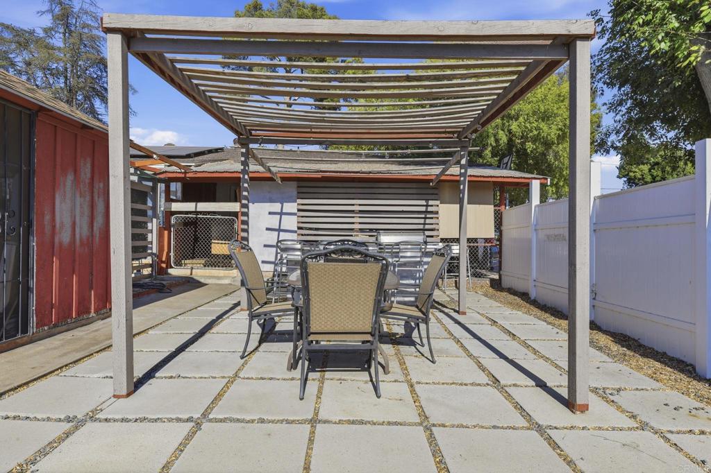 646 El Rancho Dr