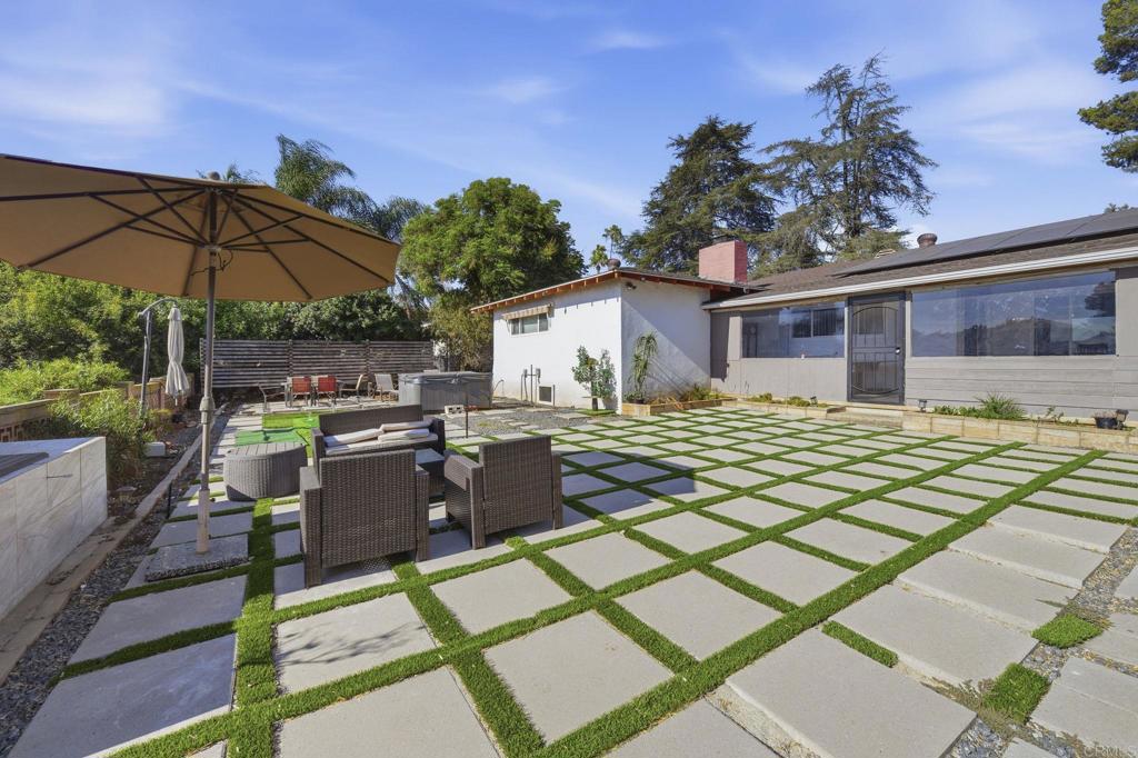 646 El Rancho Dr