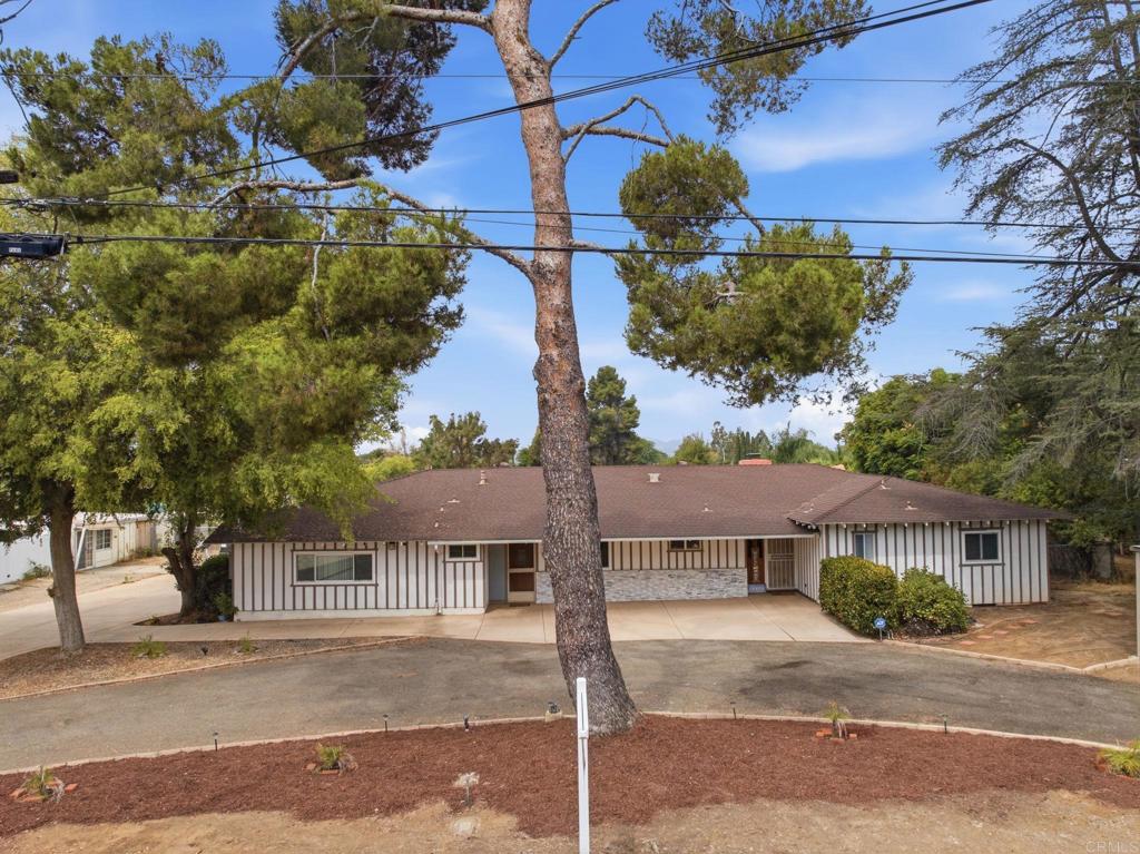 646 El Rancho Dr