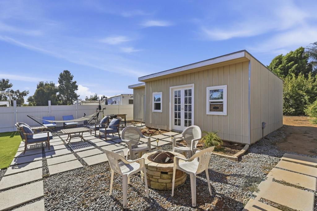 646 El Rancho Dr