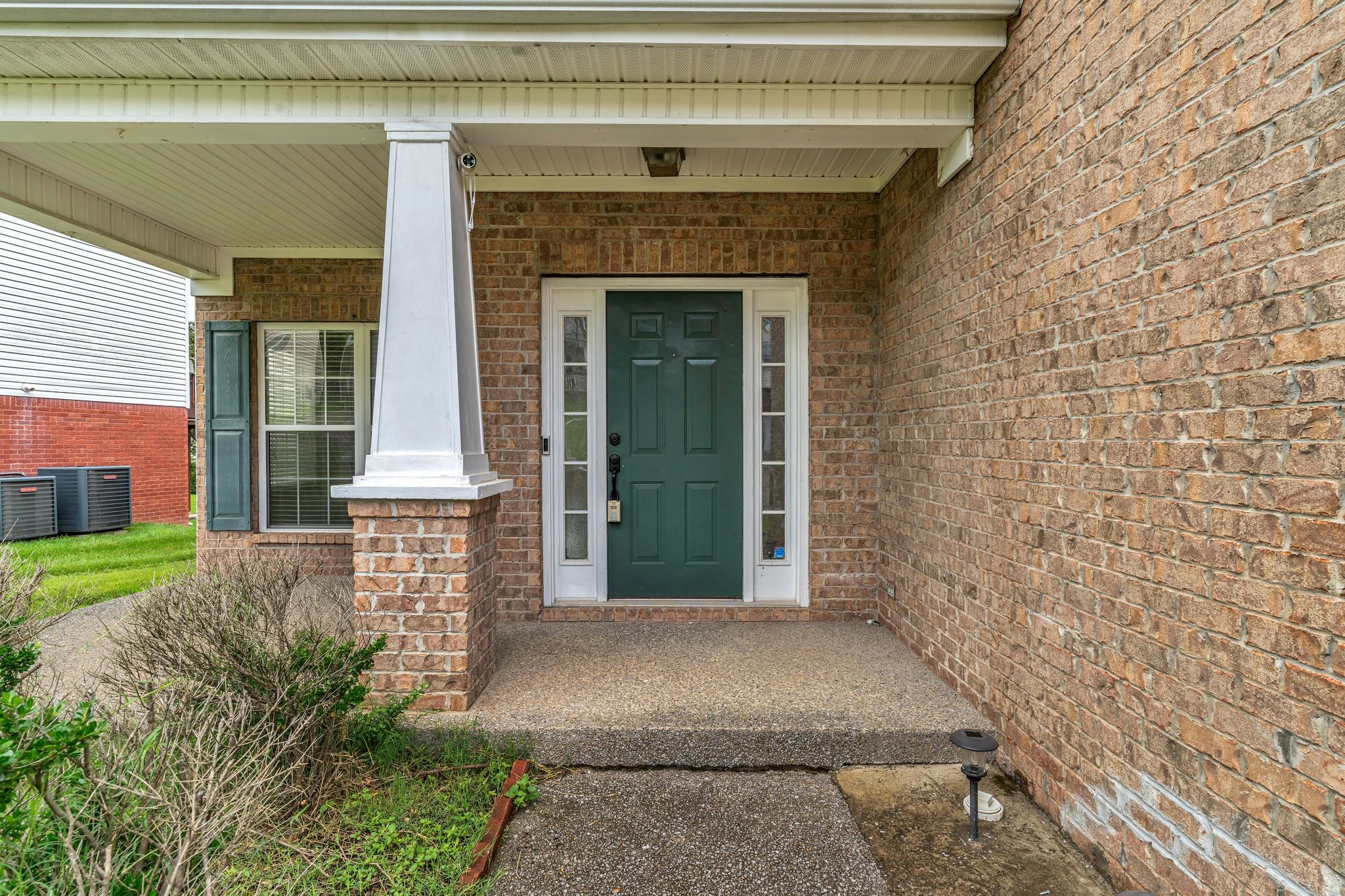 120 Claybrook Ln