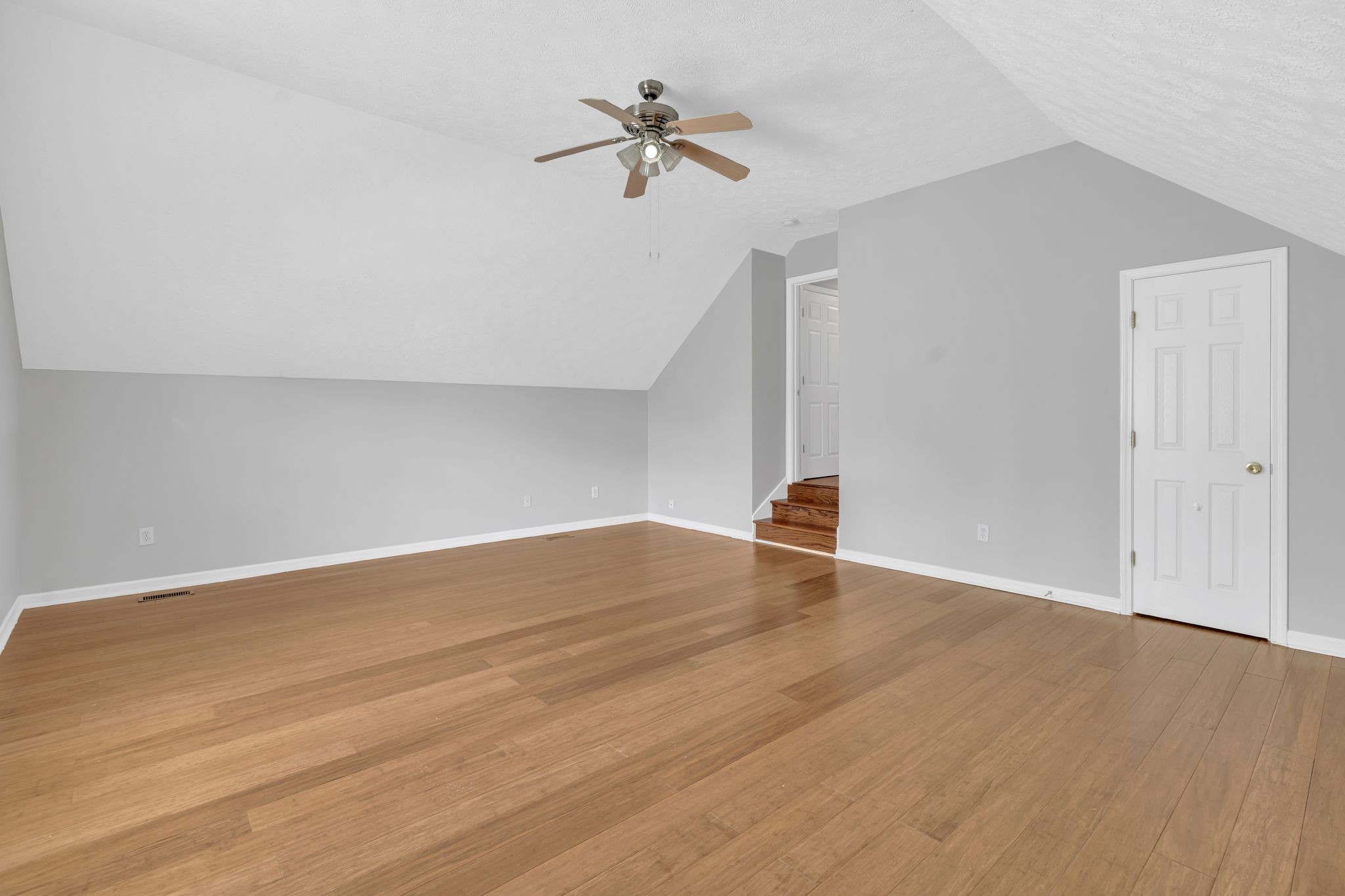 120 Claybrook Ln