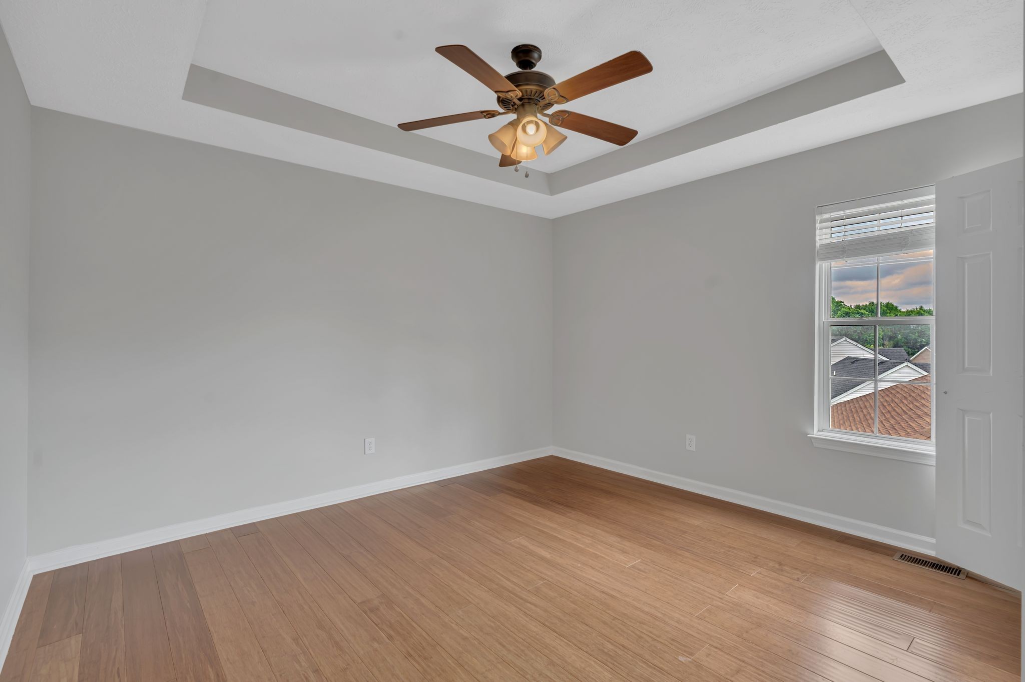 120 Claybrook Ln
