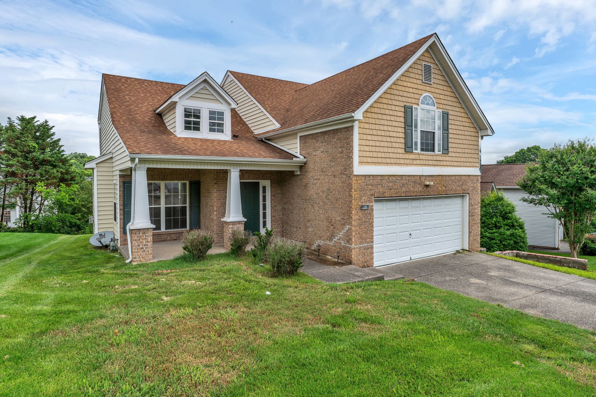 120 Claybrook Ln