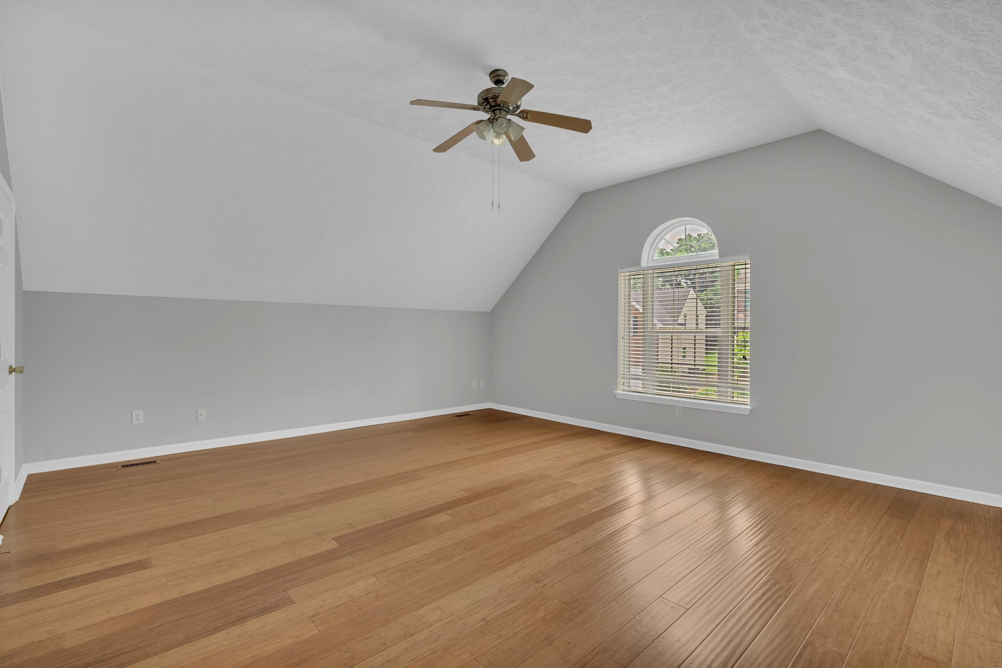 120 Claybrook Ln