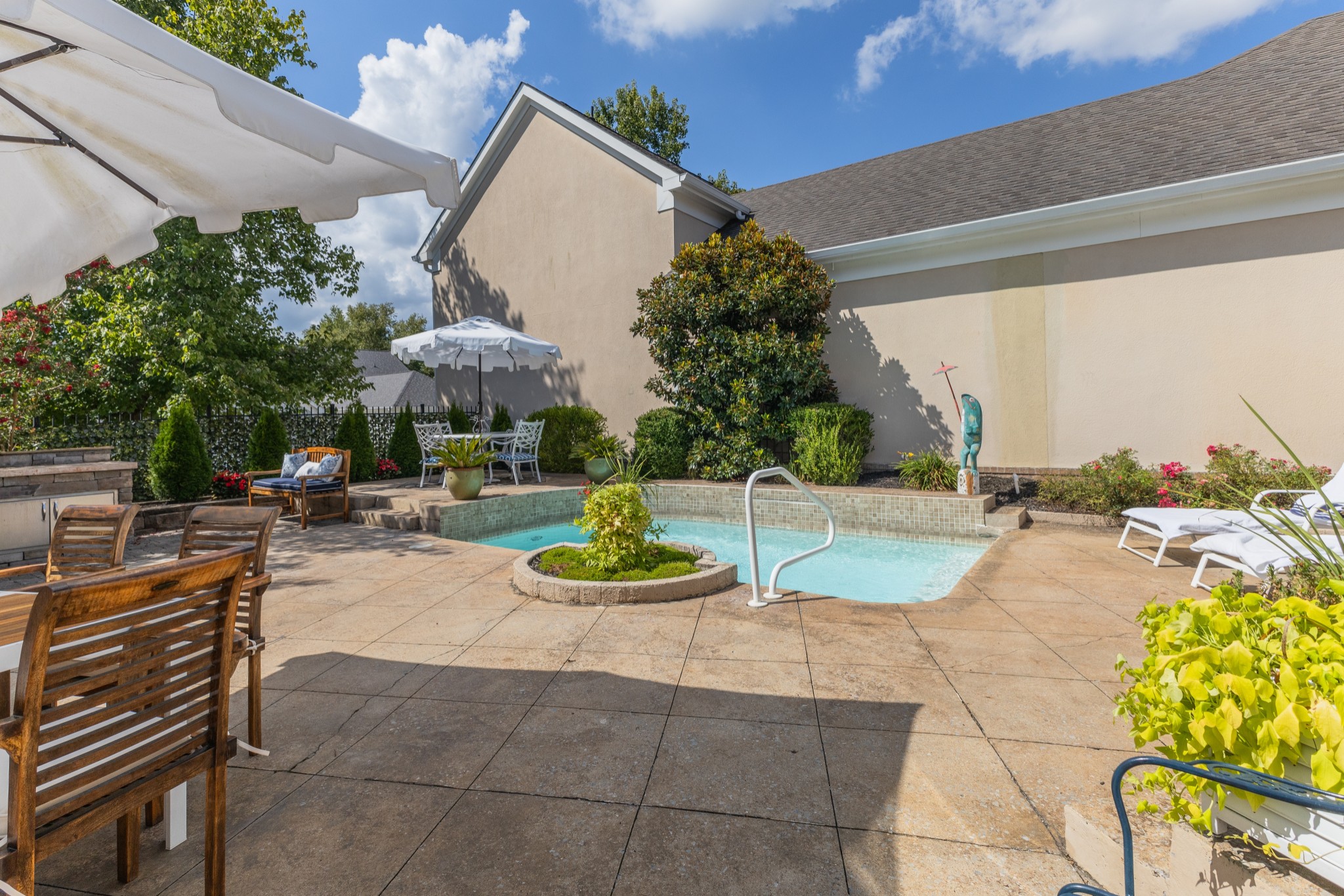 547 Marigold Dr