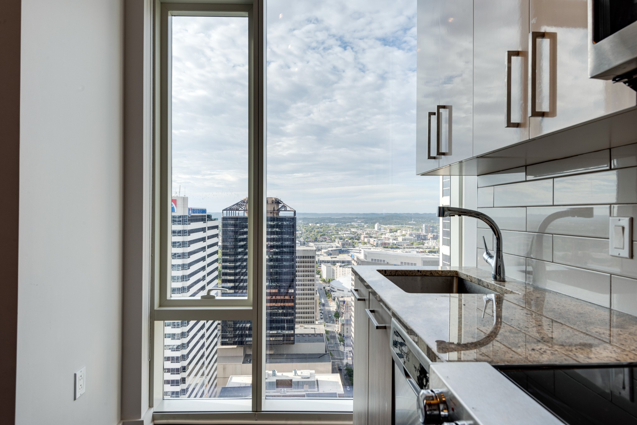 515 Church St Unit: 3102
