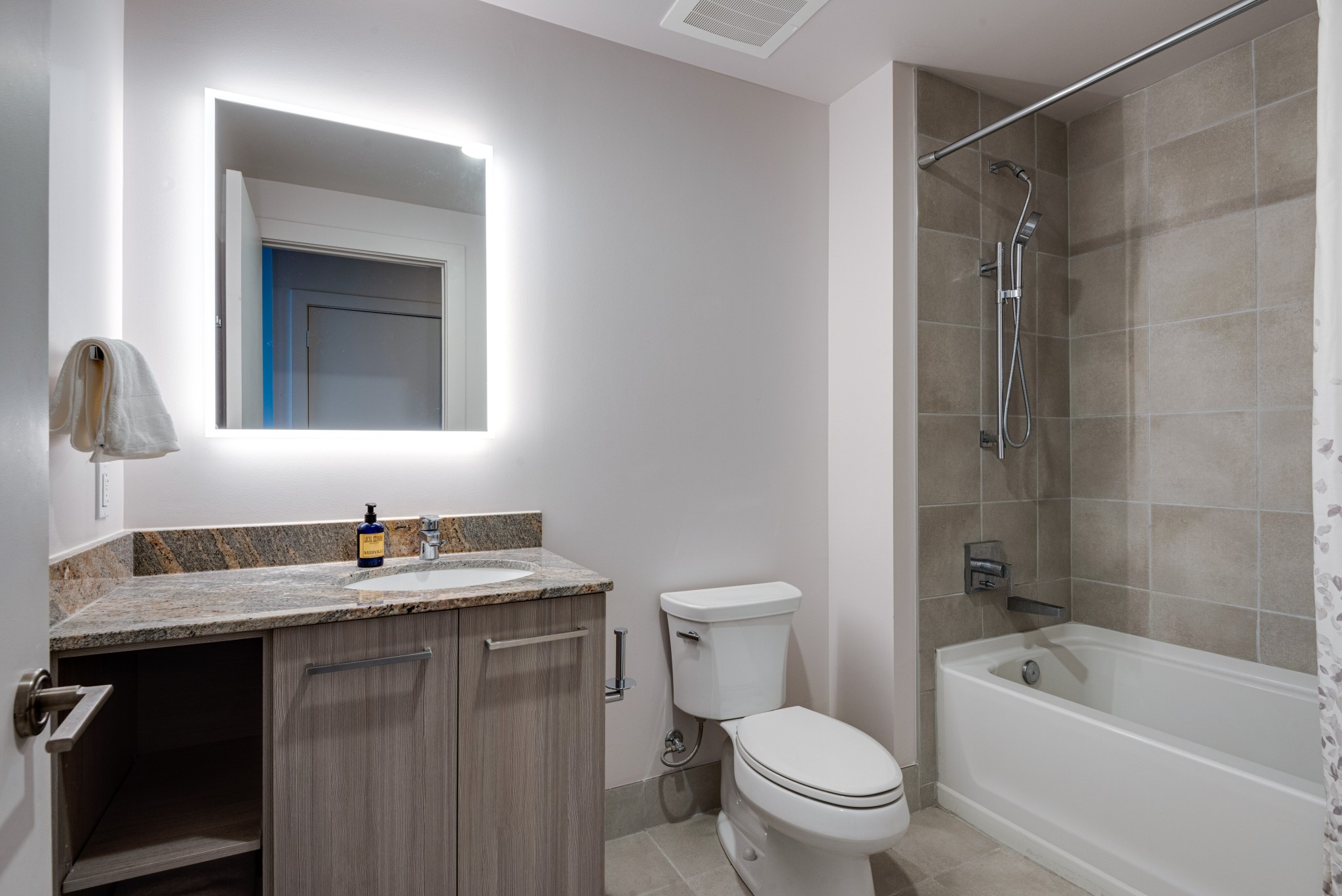 515 Church St Unit: 3102