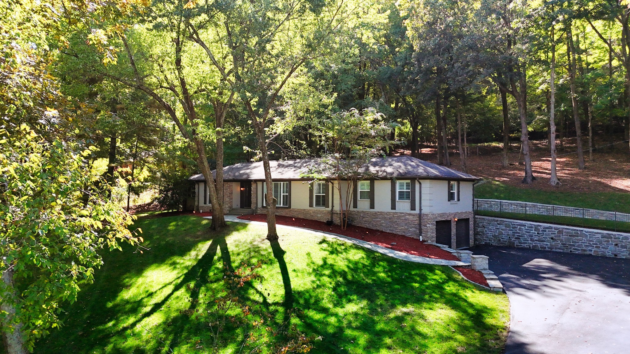 1813 Kingsbury Dr