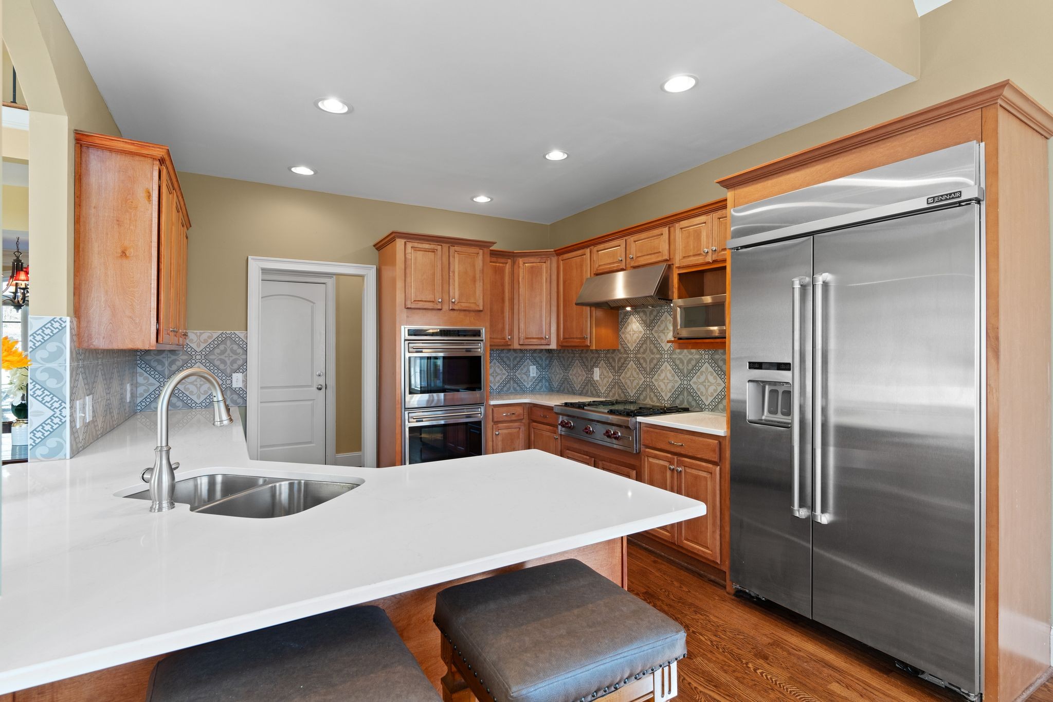 6016 Woodland Hills Dr