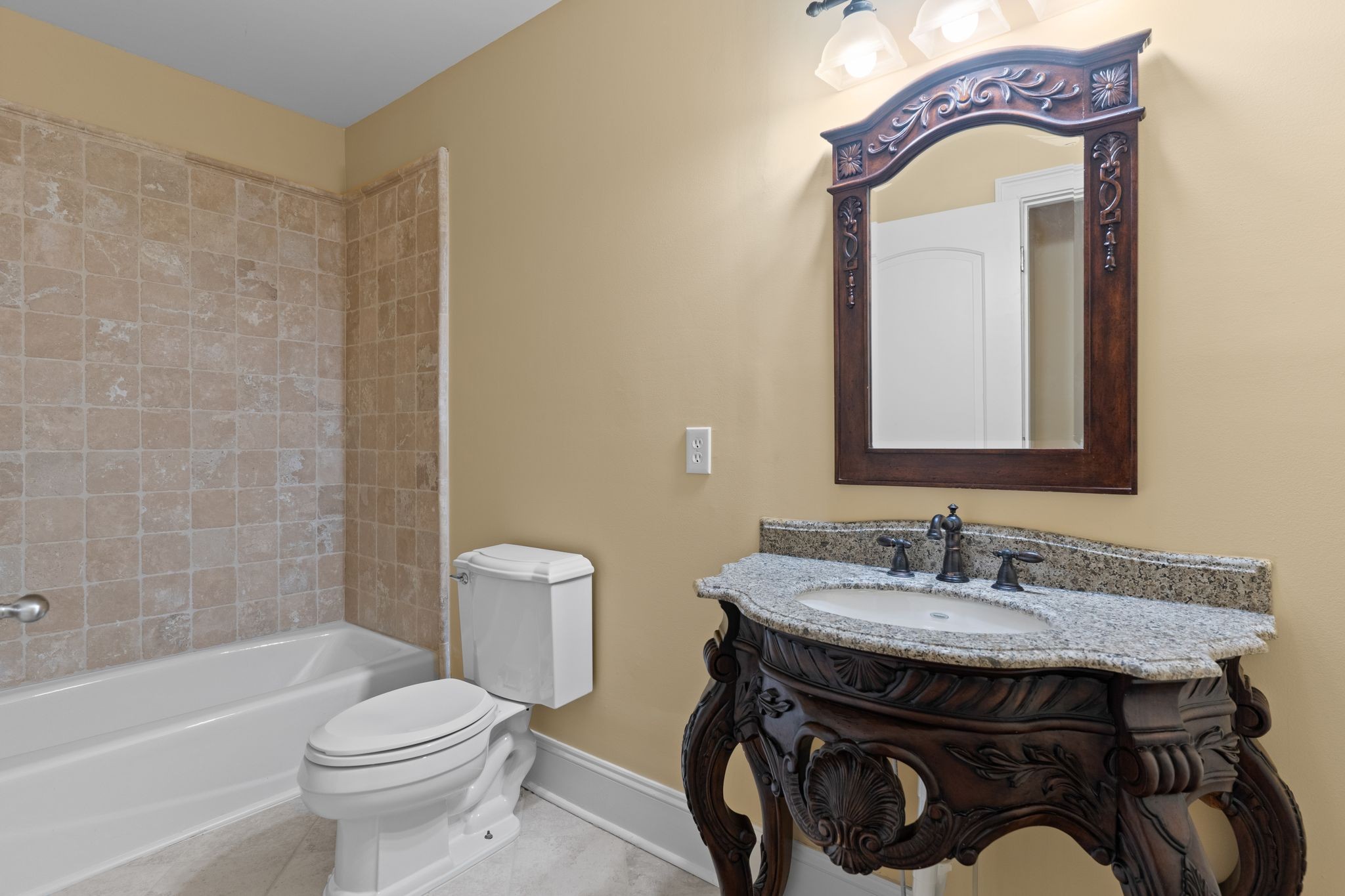 6016 Woodland Hills Dr