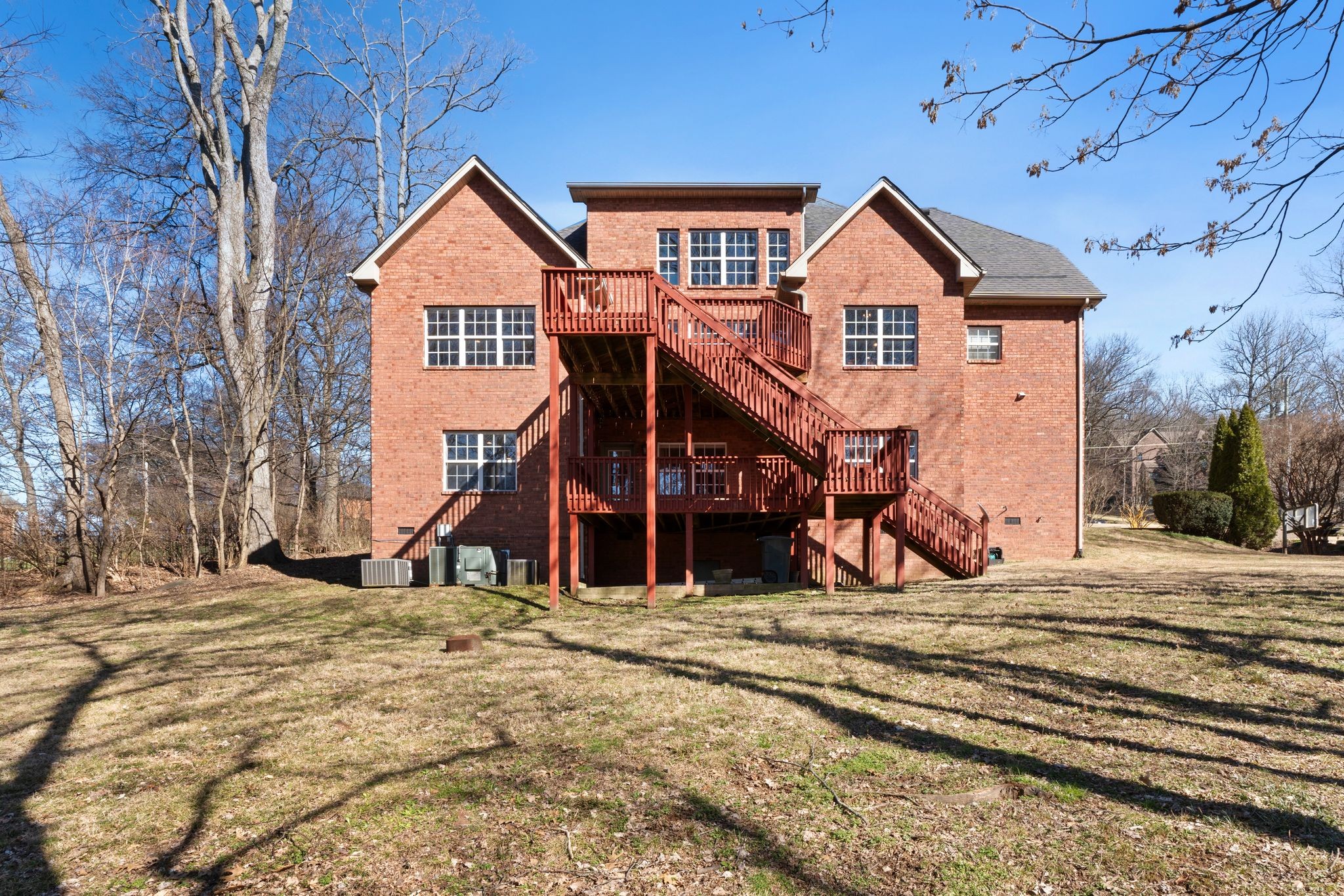6016 Woodland Hills Dr