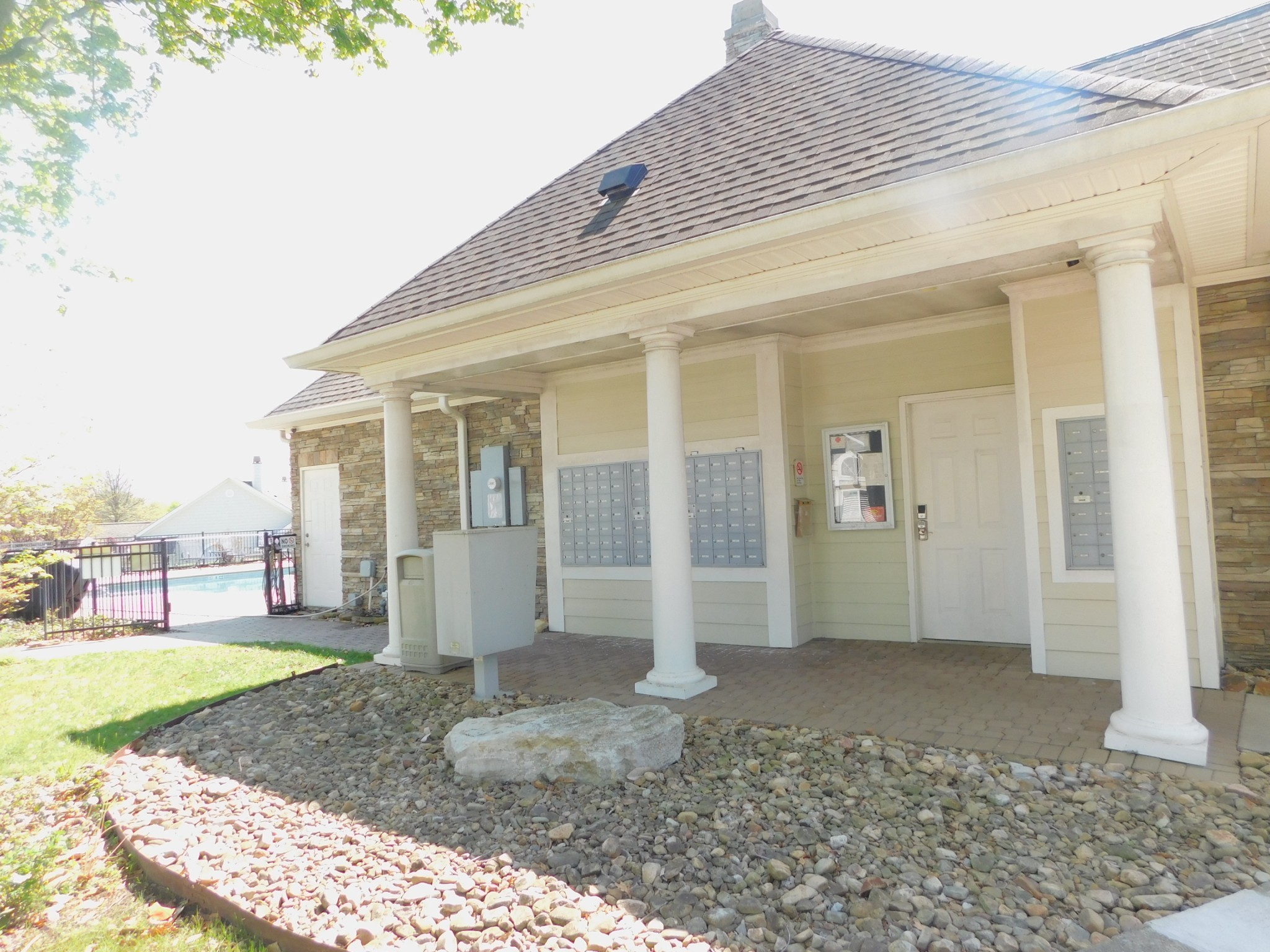 825 Browns Ln Unit: #1404