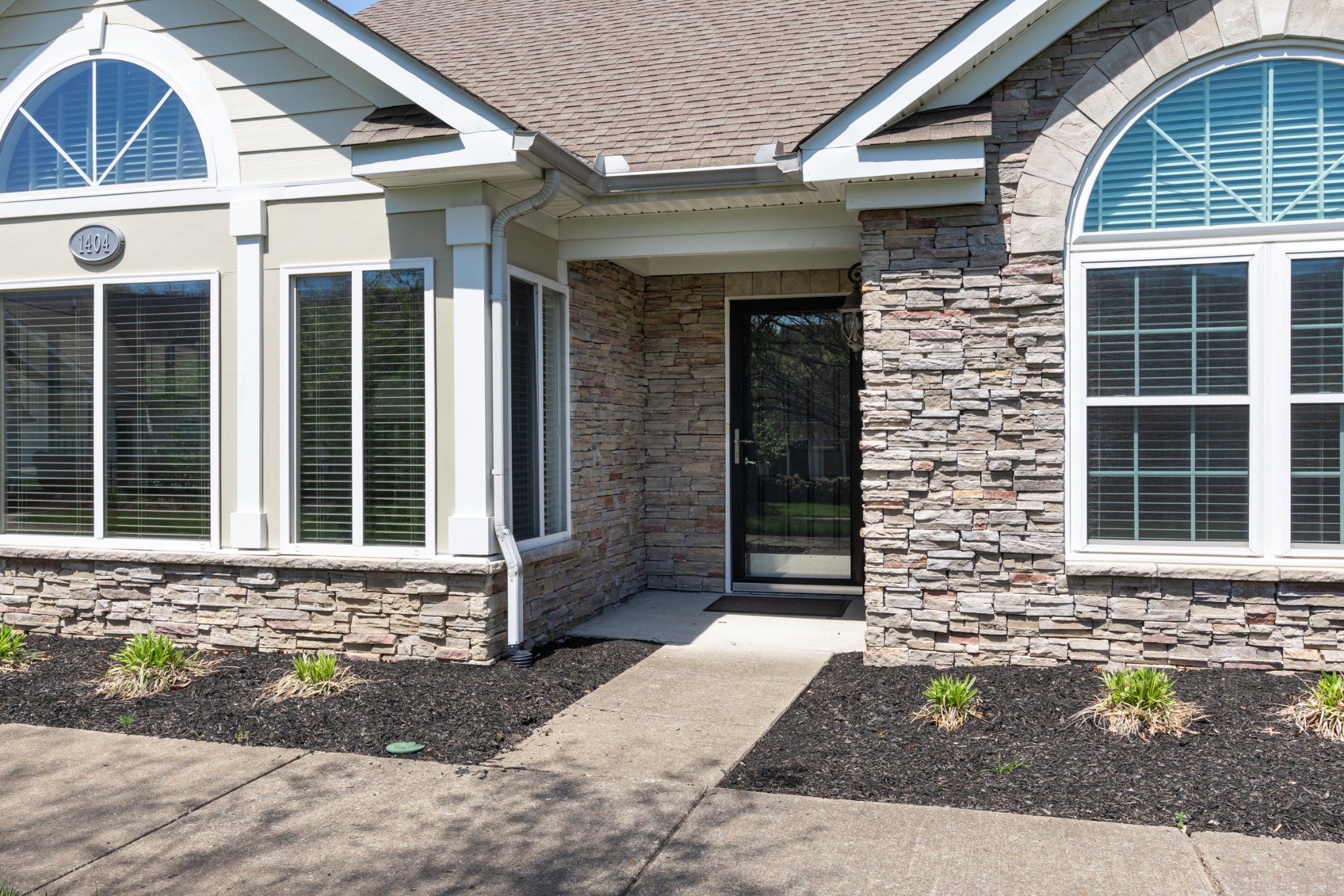 825 Browns Ln Unit: #1404