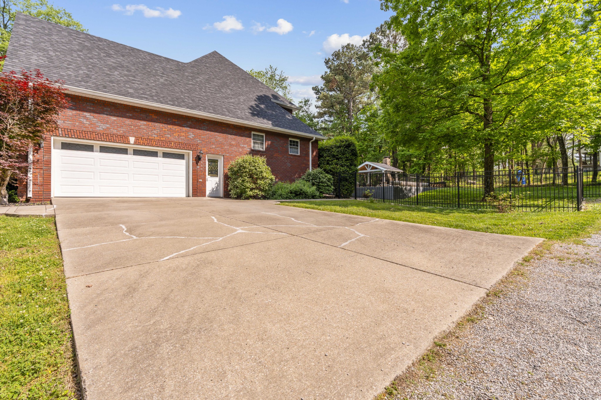 4575 Yates Rd