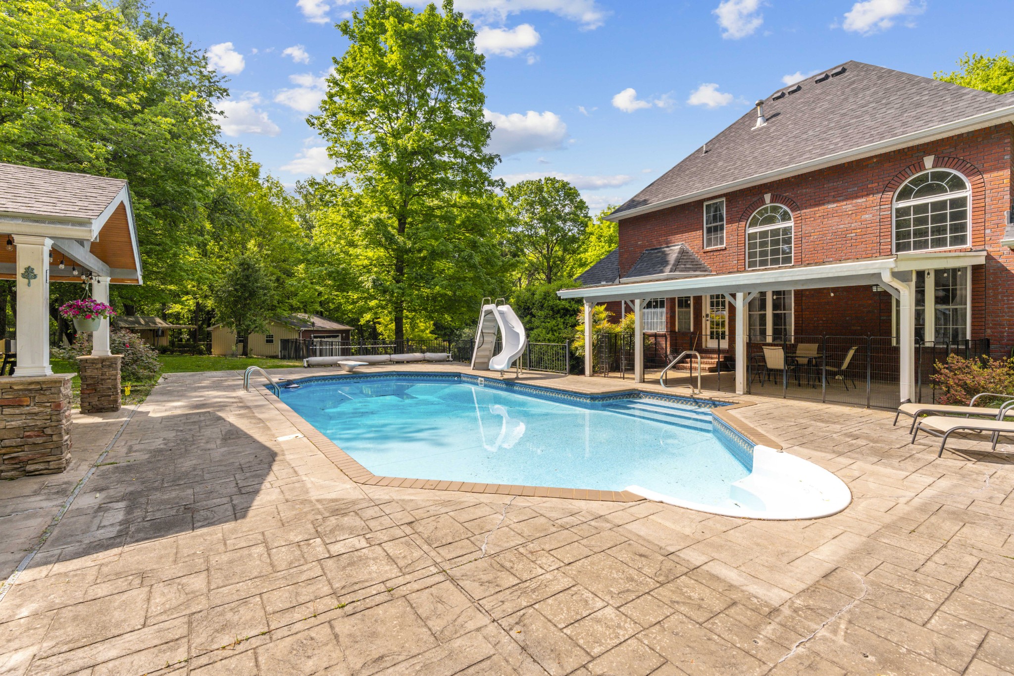 4575 Yates Rd