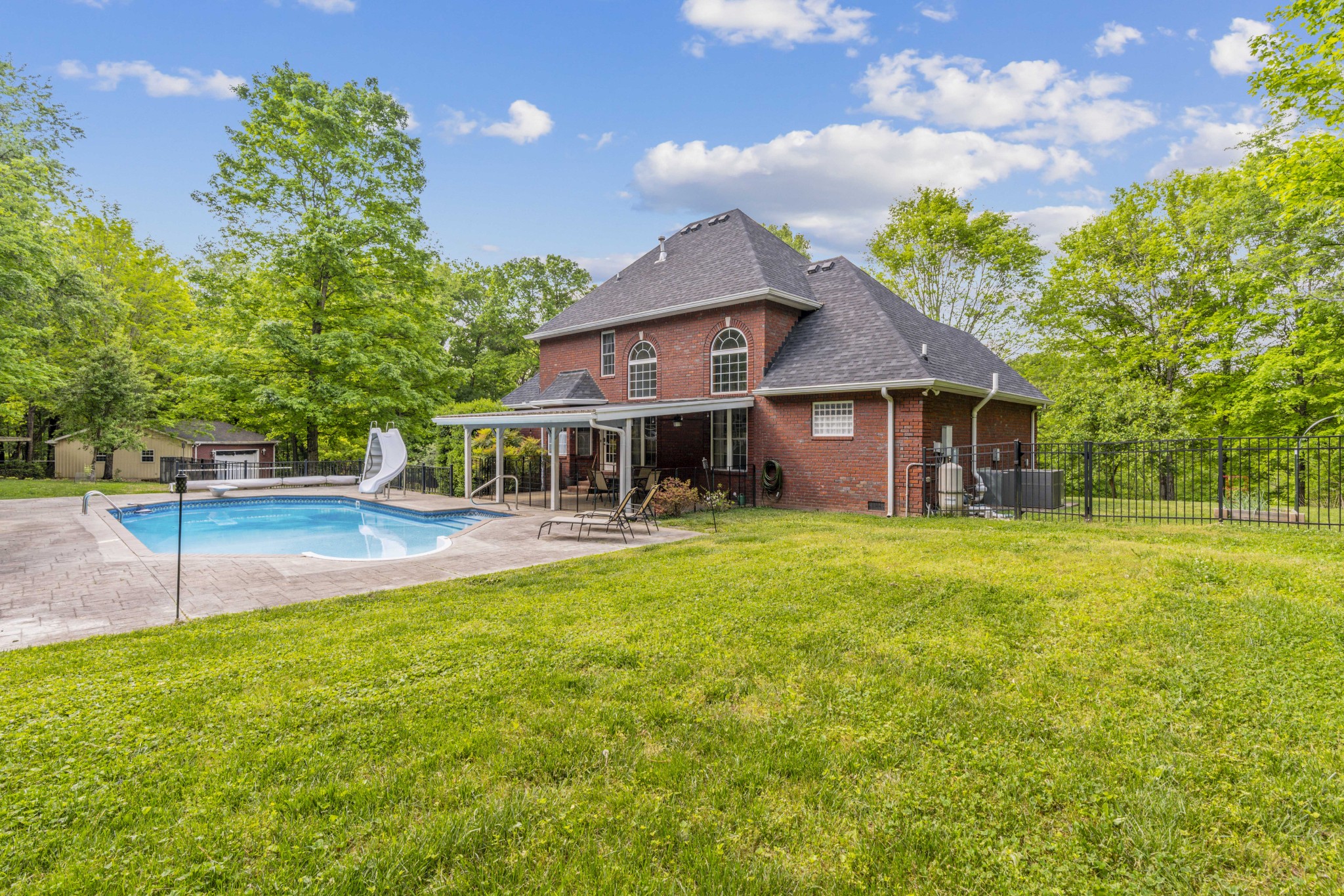 4575 Yates Rd