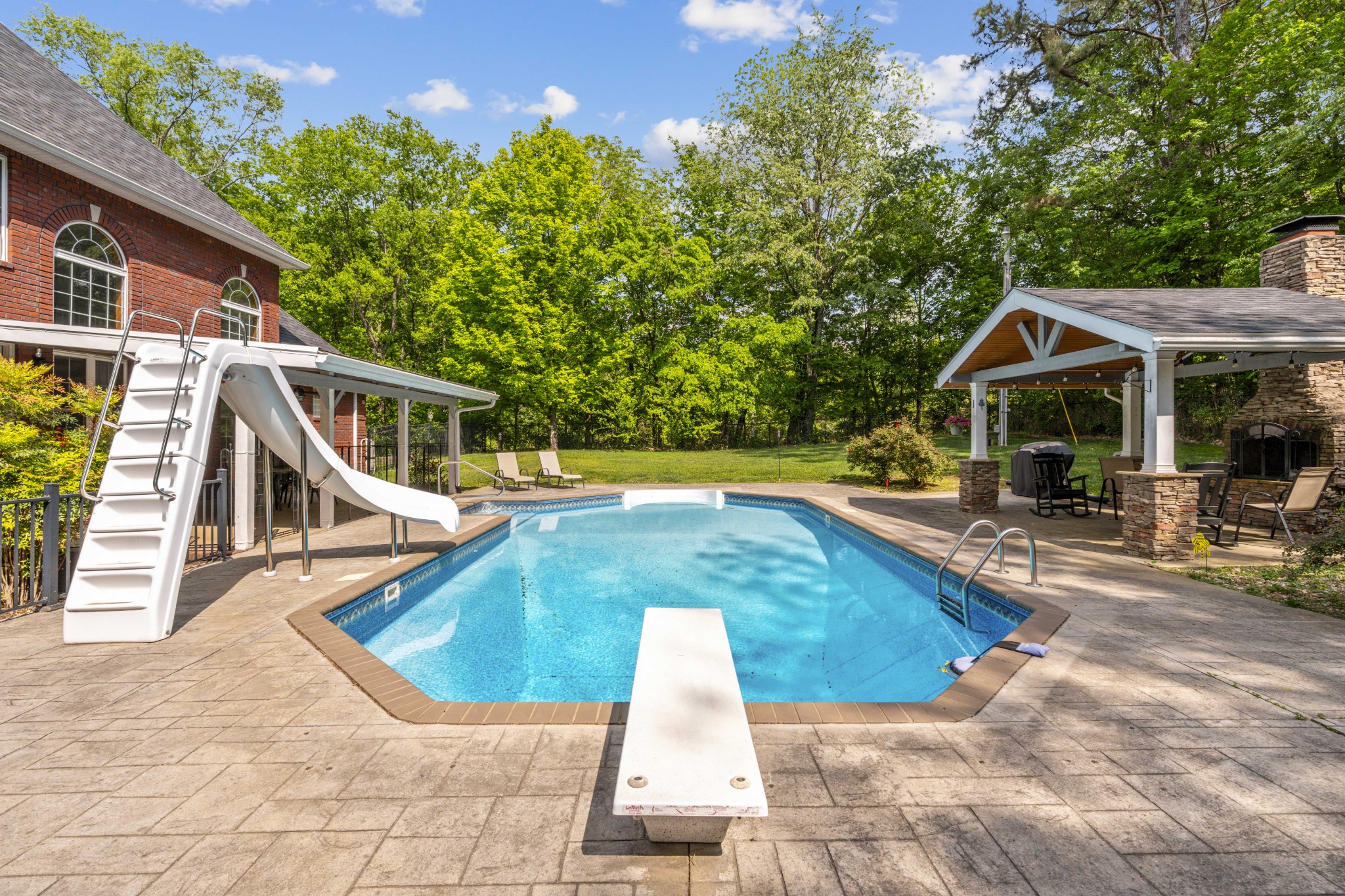4575 Yates Rd