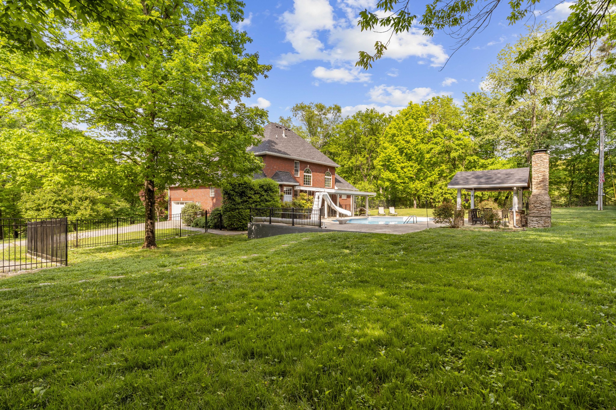 4575 Yates Rd