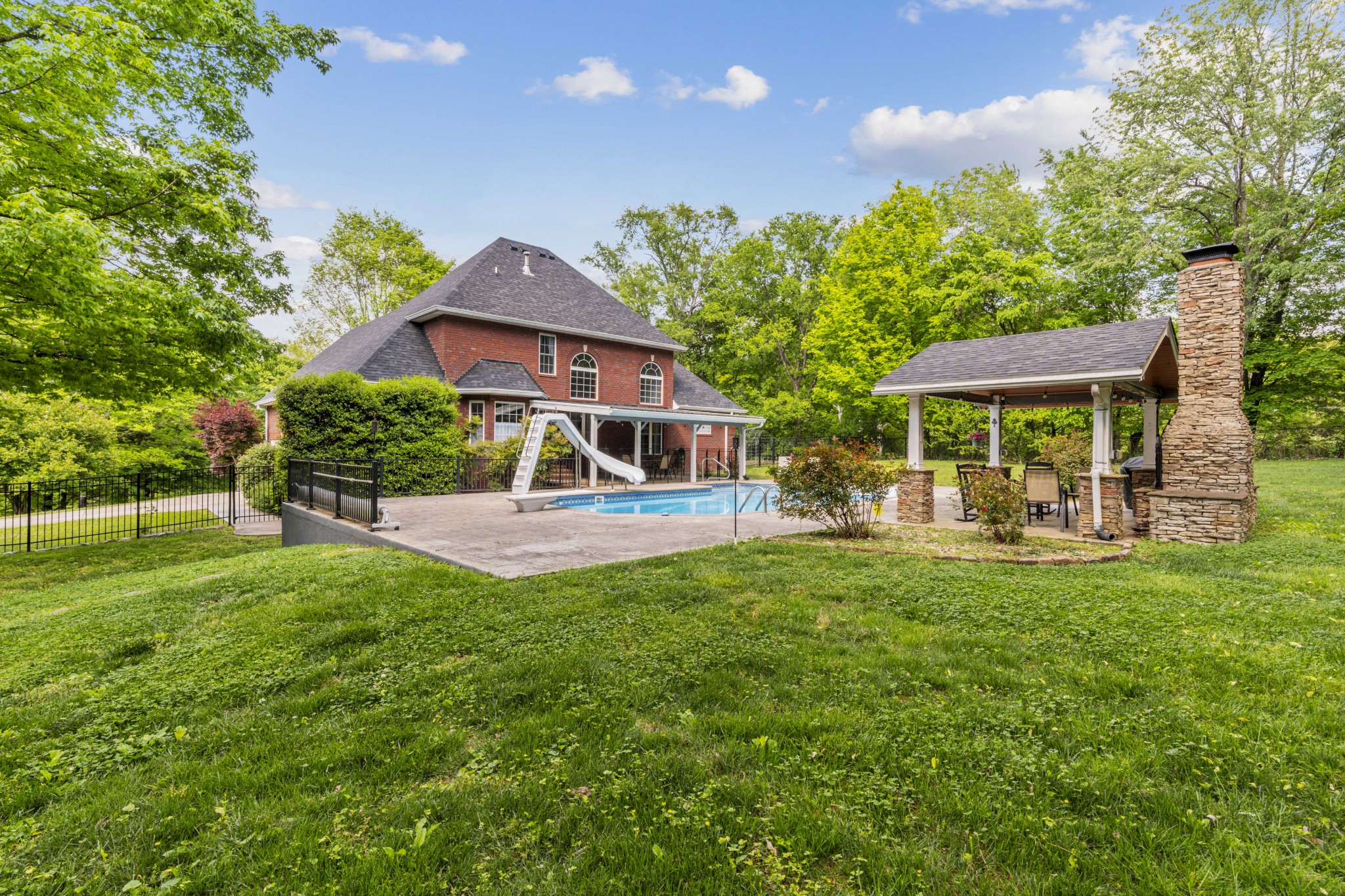 4575 Yates Rd