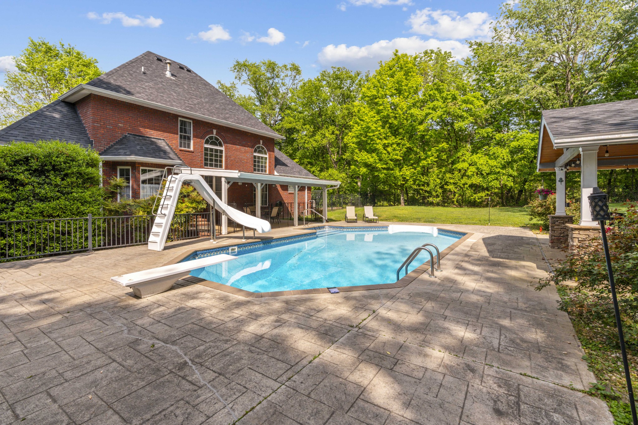4575 Yates Rd
