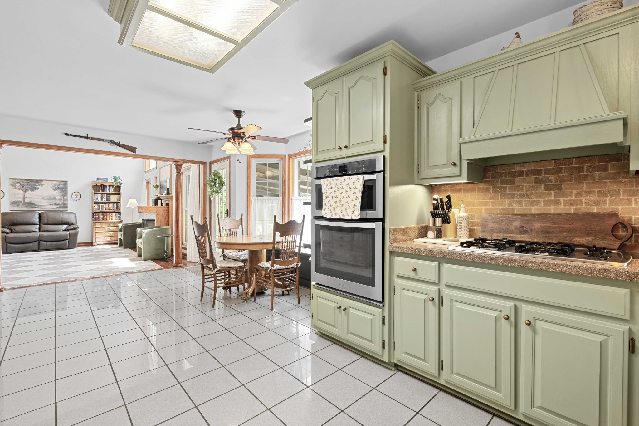 4575 Yates Rd