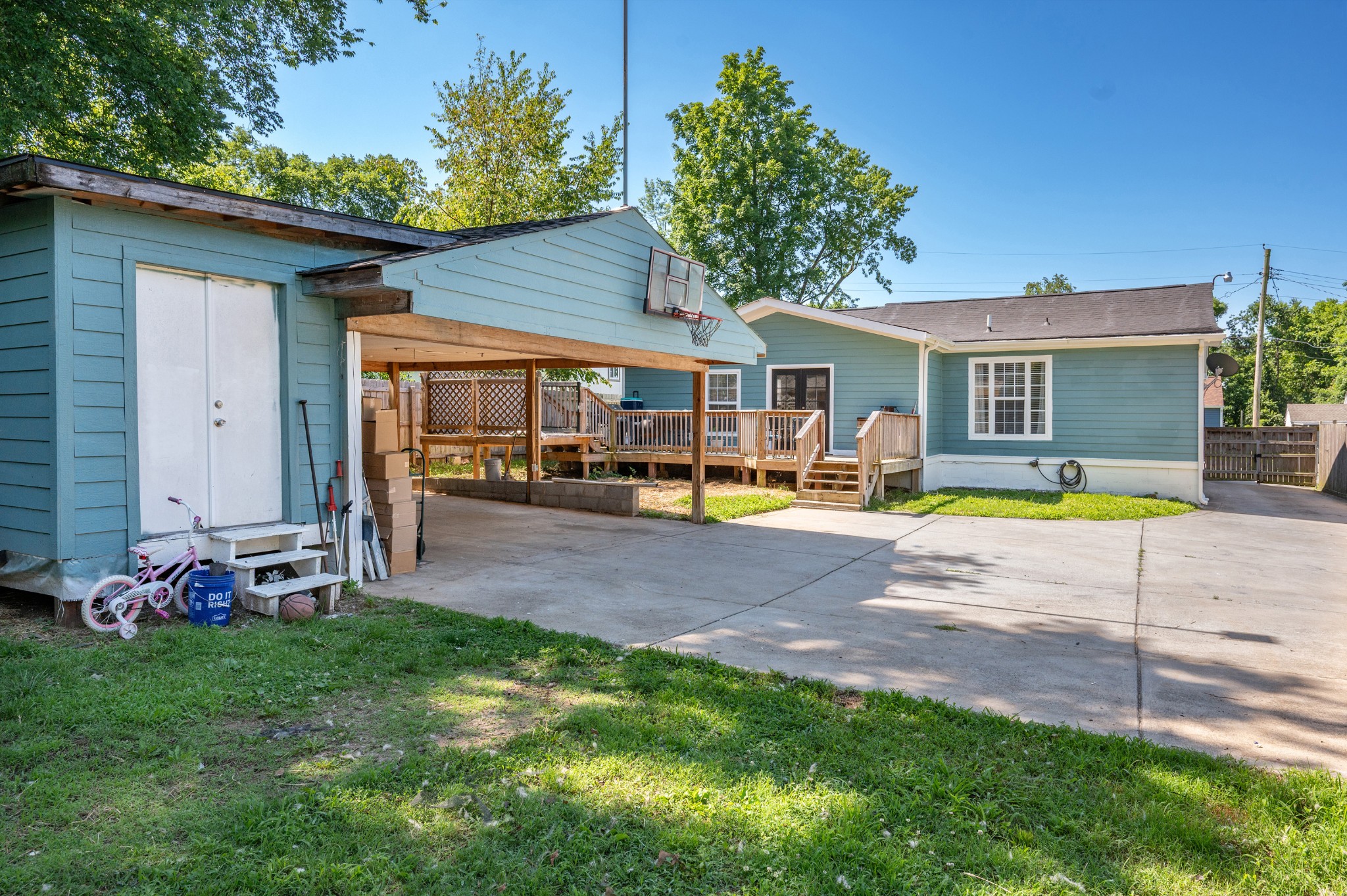 925 Chickasaw Ave