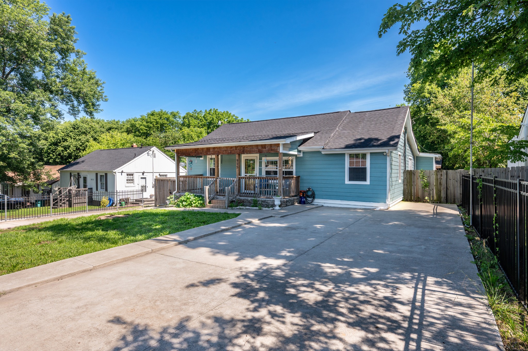 925 Chickasaw Ave