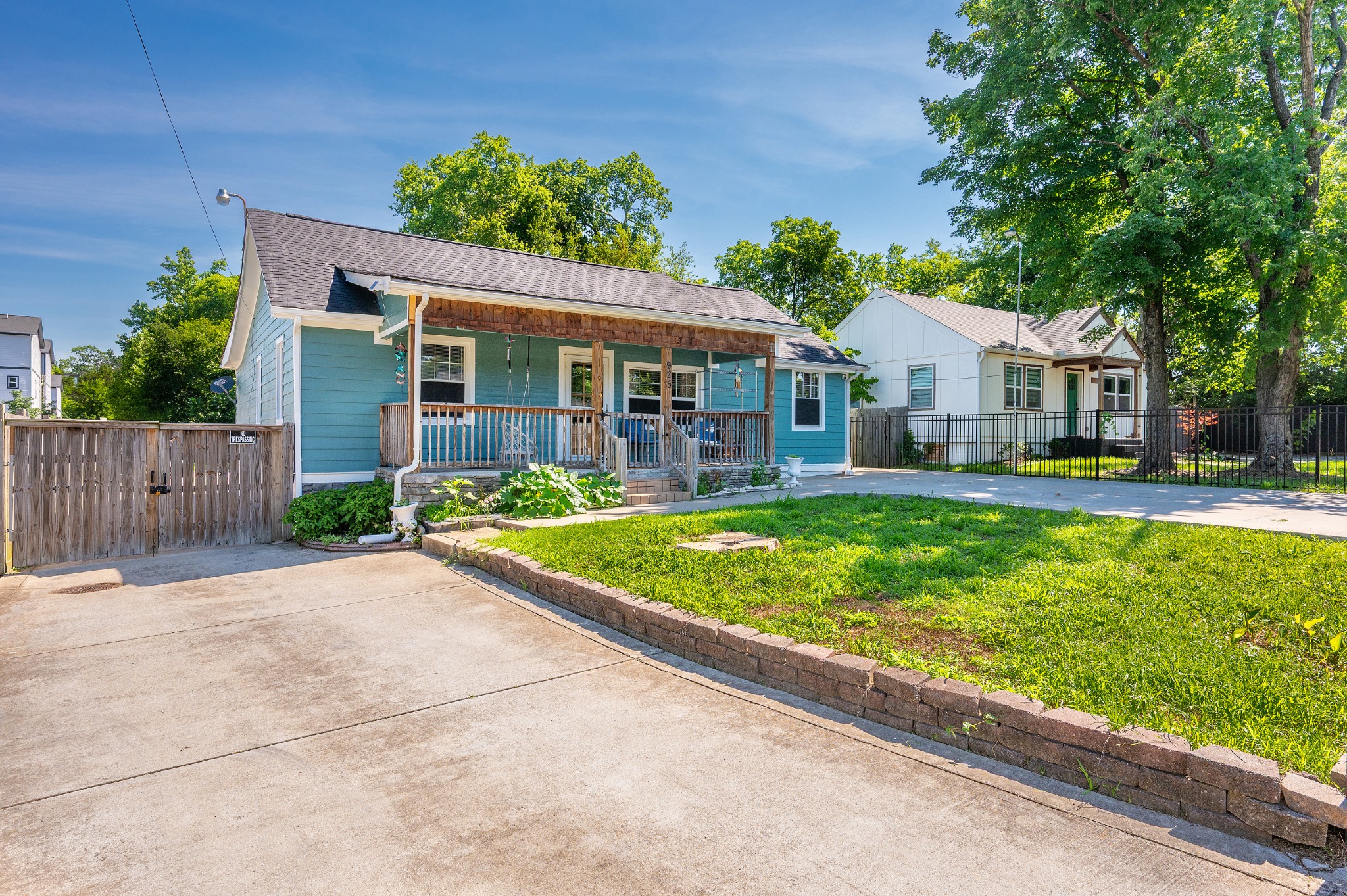 925 Chickasaw Ave