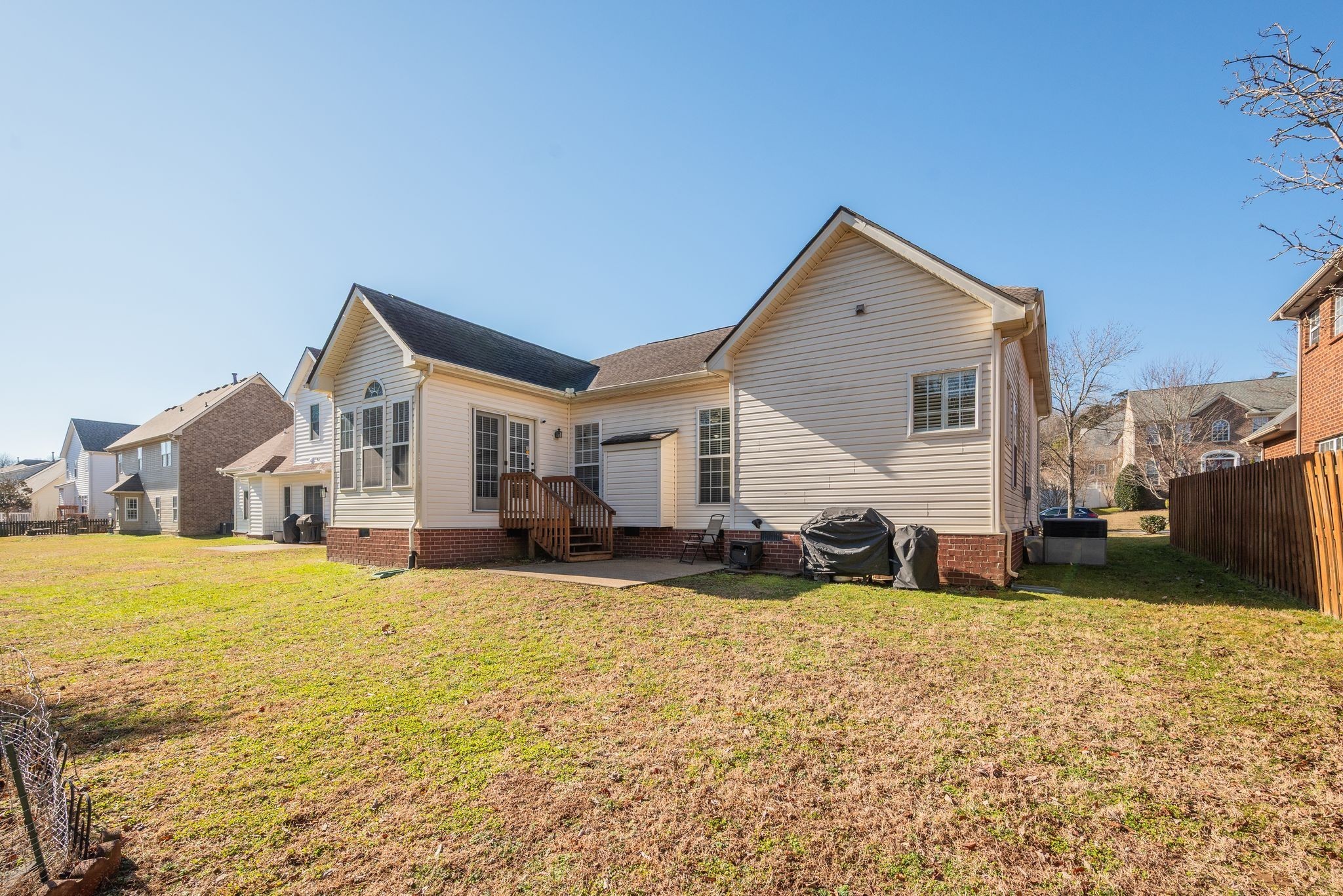 6944 Sunnywood Dr
