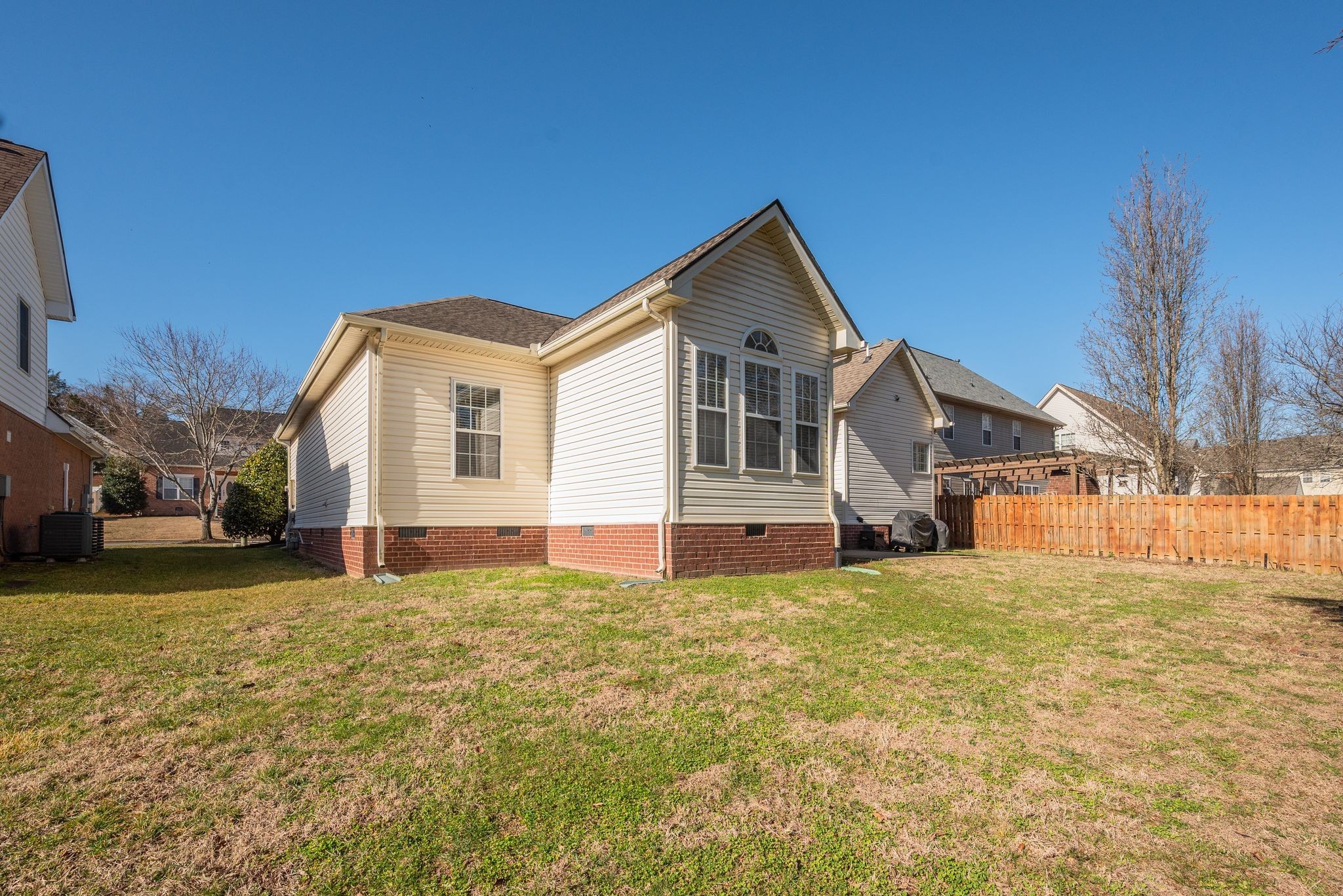 6944 Sunnywood Dr