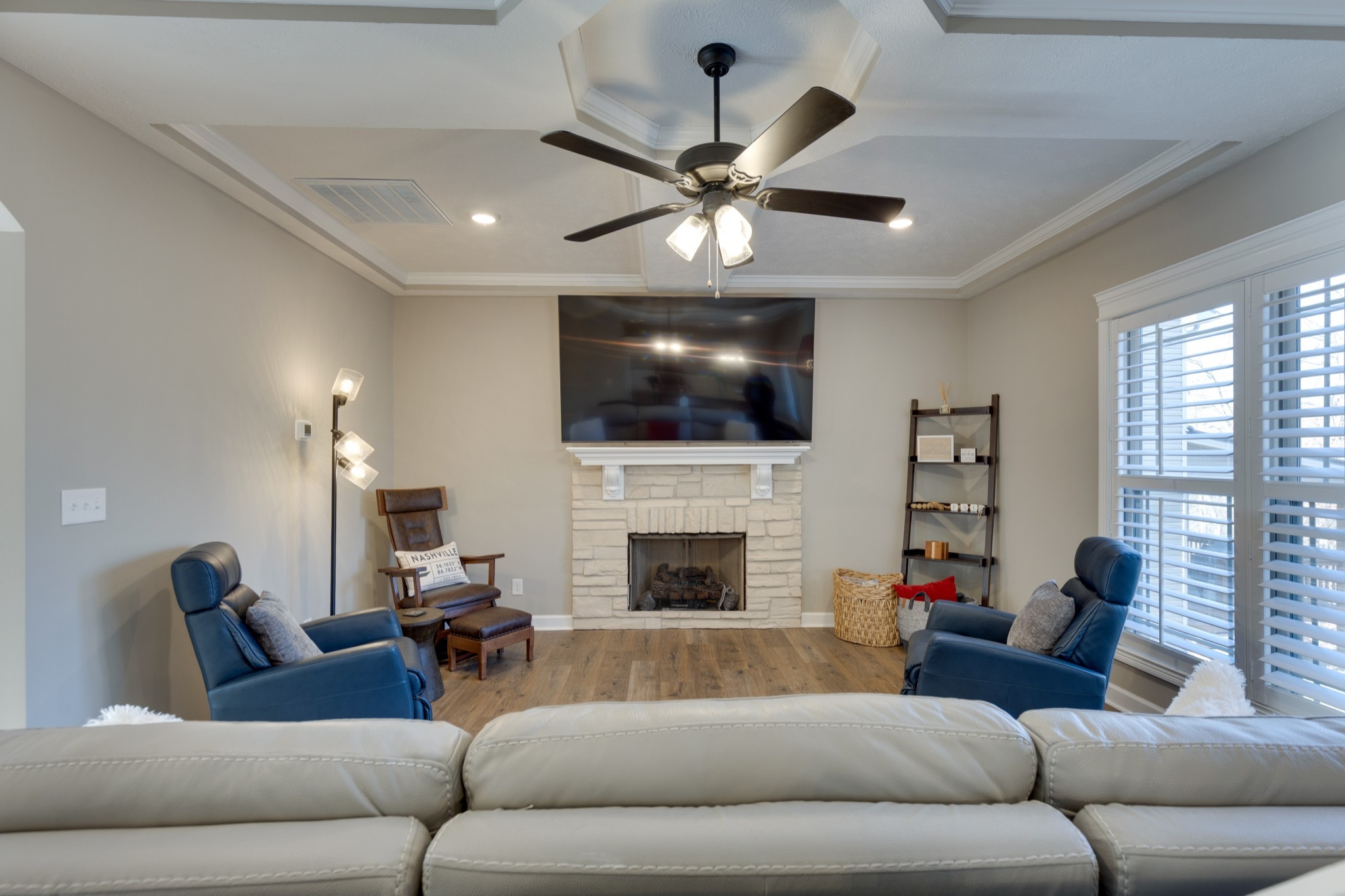 225 Penelope Ln
