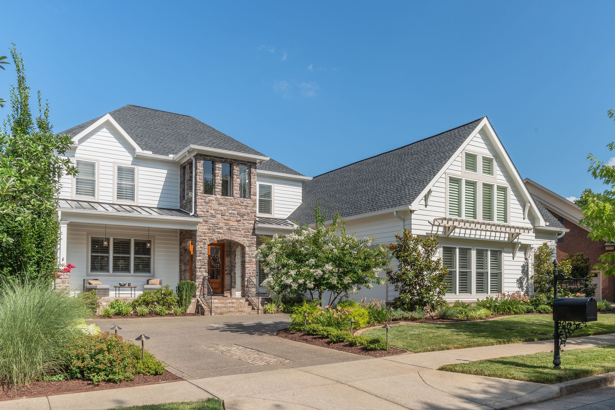 701 Springlake Dr