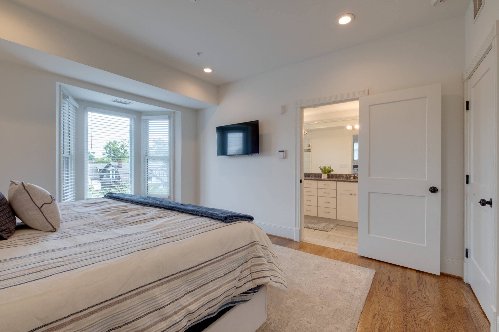 1707 Blair Blvd Unit: 202