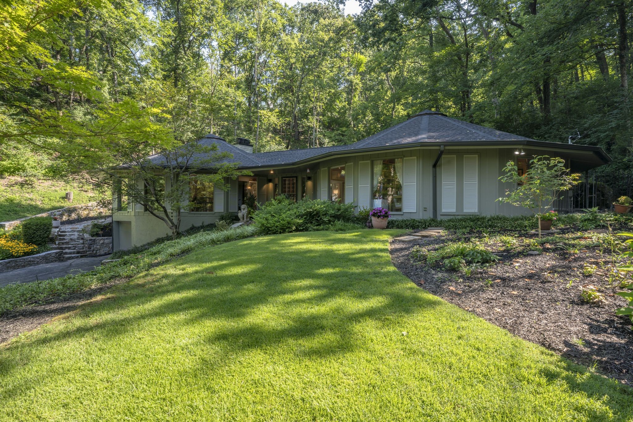 5856 Beauregard Dr