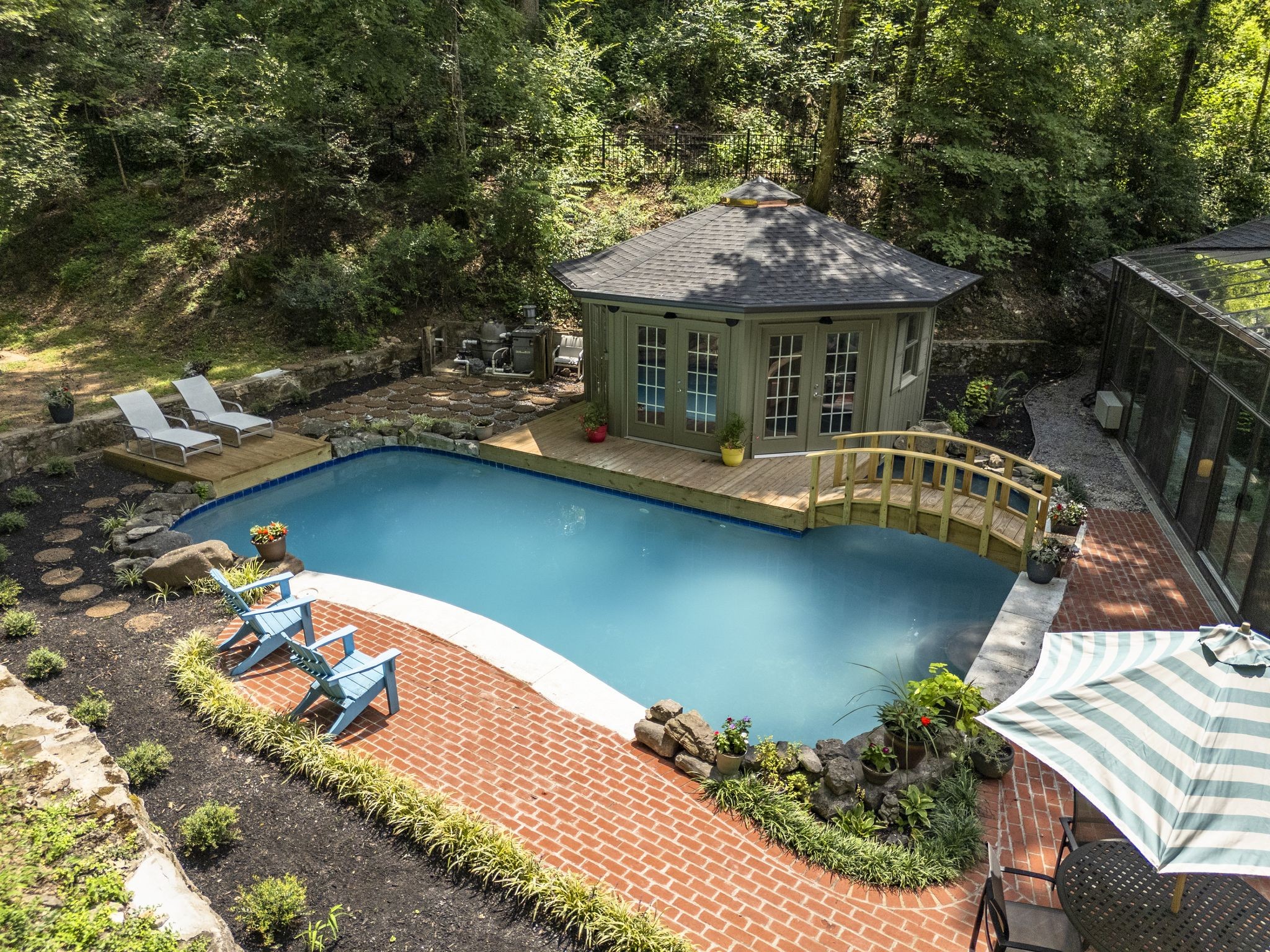 5856 Beauregard Dr