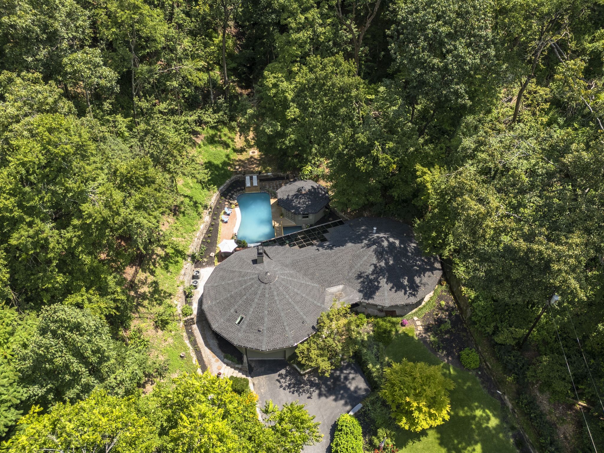 5856 Beauregard Dr
